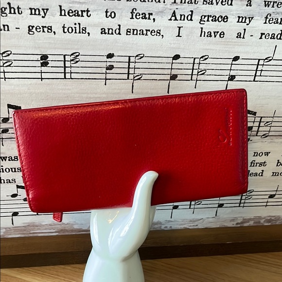 Lavemi Leather Wallet - Picture 1 of 4